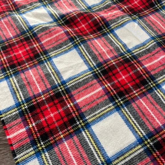 NWOT Apt. 9 Red Plaid Traditional Blanket Wrap Oversized Scarf Winter Acrylic - Picture 10 of 13